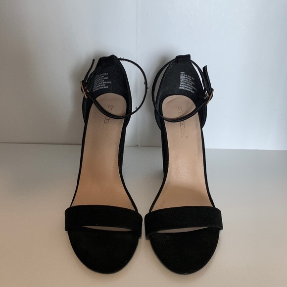 Shoe Dazzle Shoes - Shoe Dazzle Black Strappy Sandals with Thick Heel